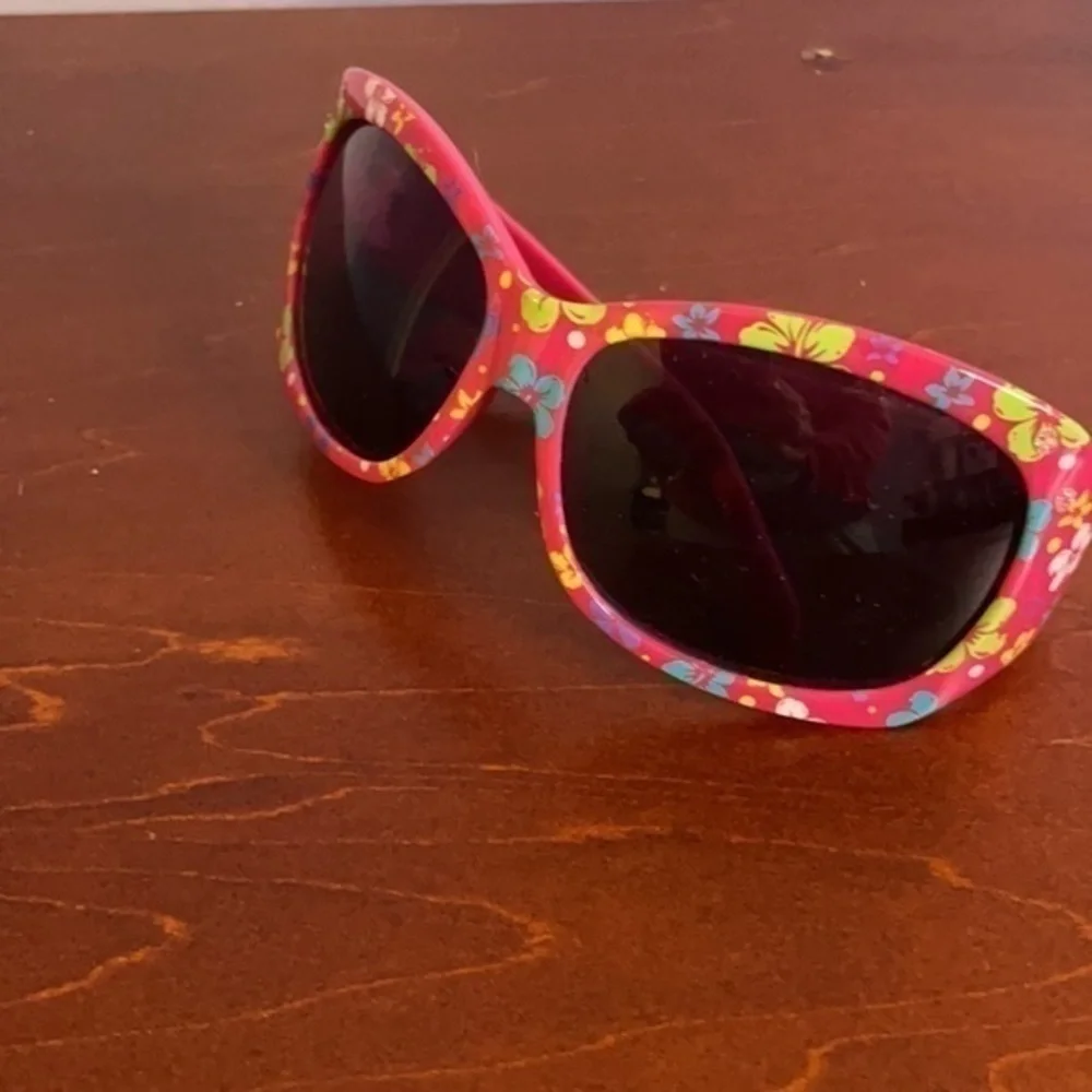 Justice glasses 2 pairs of girls sunglasses and dog case Pink